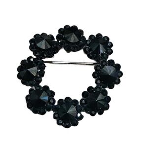 Vintage Black Glass Wreath Brooch